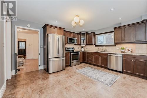 147 Fisher Mills Road, Cambridge, ON - Indoor Photo Showing Living Room