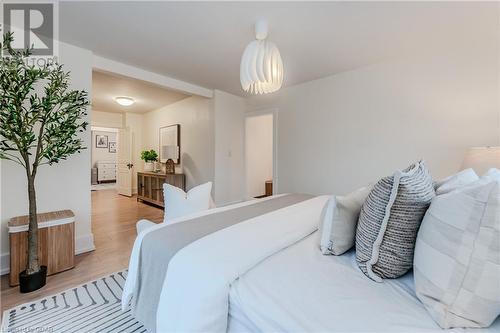 147 Fisher Mills Road, Cambridge, ON - Indoor Photo Showing Bedroom