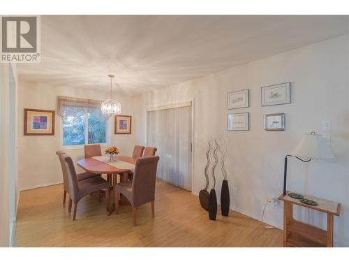 1053 Aldon Road, Kelowna, BC - Indoor Photo Showing Dining Room