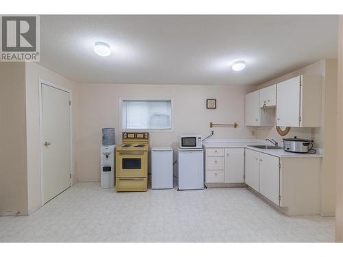 Lower Level Kitchen separate entrance - 1053 Aldon Road, Kelowna, BC - Indoor