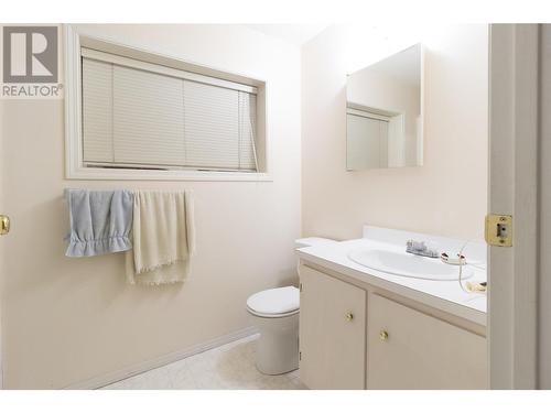 1053 Aldon Road, Kelowna, BC - Indoor Photo Showing Bathroom