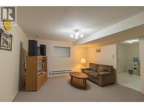 1053 Aldon Road, Kelowna, BC - Indoor