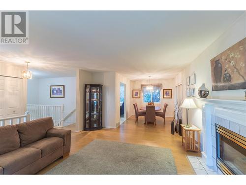 1053 Aldon Road, Kelowna, BC - Indoor Photo Showing Living Room With Fireplace