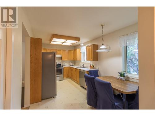 1053 Aldon Road, Kelowna, BC - Indoor