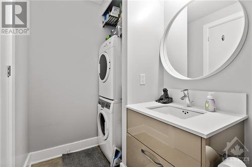 255 Bay Street Unit#1313, Ottawa, ON - Indoor Photo Showing Laundry Room