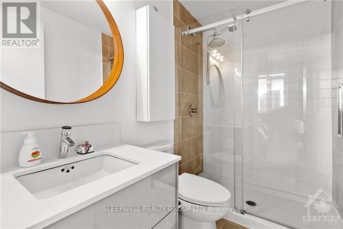 1313 - 255 Bay Street, Ottawa, ON - Indoor Photo Showing Bathroom