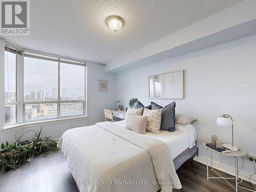 917 - 1700 Eglinton Avenue E, Toronto, ON - Indoor Photo Showing Bedroom