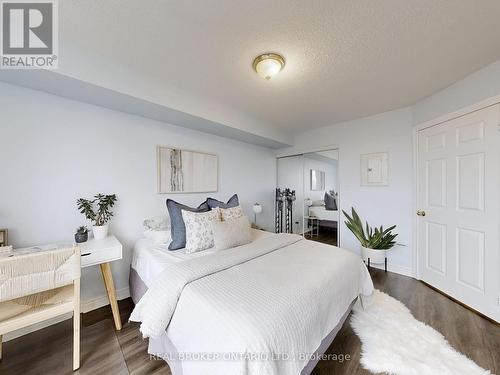 917 - 1700 Eglinton Avenue E, Toronto, ON - Indoor Photo Showing Bedroom