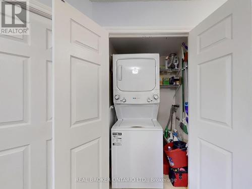 917 - 1700 Eglinton Avenue E, Toronto, ON - Indoor Photo Showing Laundry Room