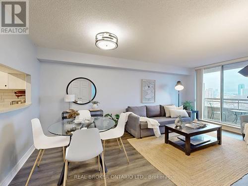 917 - 1700 Eglinton Avenue E, Toronto, ON - Indoor