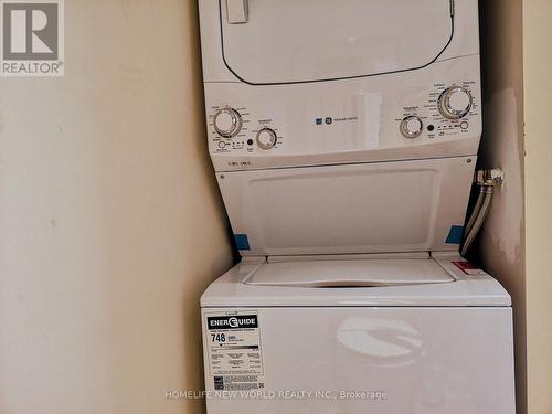 1510 - 100 Hayden Street, Toronto, ON - Indoor Photo Showing Laundry Room