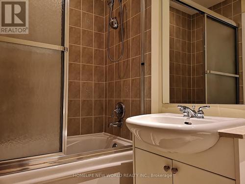 1510 - 100 Hayden Street, Toronto, ON - Indoor Photo Showing Bathroom