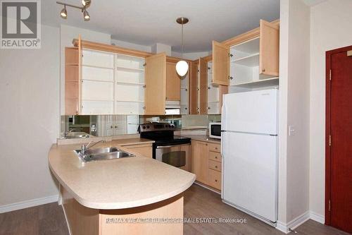 614 - 980 Yonge Street, Toronto, ON - Indoor Photo Showing Kitchen With Double Sink