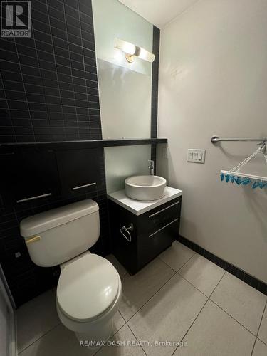 2701 - 25 Carlton Street, Toronto, ON - Indoor Photo Showing Bathroom