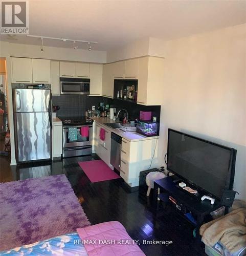 2701 - 25 Carlton Street, Toronto, ON - Indoor Photo Showing Kitchen