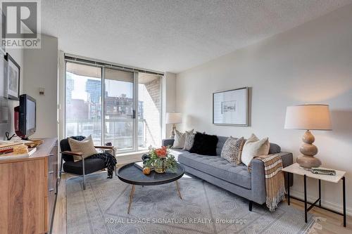 901 - 311 Richmond Street E, Toronto, ON - Indoor Photo Showing Living Room