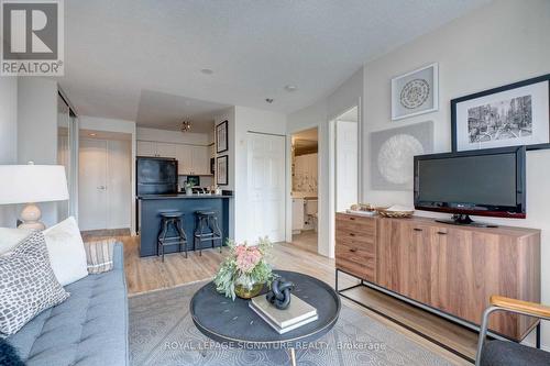 901 - 311 Richmond Street E, Toronto, ON - Indoor Photo Showing Living Room