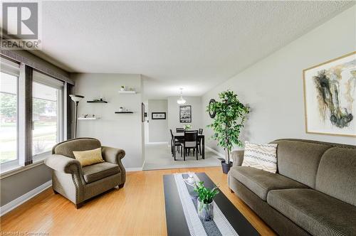 215 Brenda Crescent, Woodstock, ON - Indoor Photo Showing Living Room