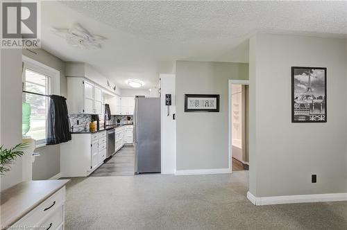 215 Brenda Crescent, Woodstock, ON - Indoor Photo Showing Kitchen