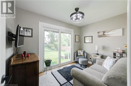 215 Brenda Crescent, Woodstock, ON - Indoor Photo Showing Living Room