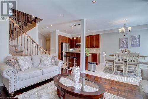 2375 Stone Glen Crescent, Oakville, ON - Indoor Photo Showing Living Room