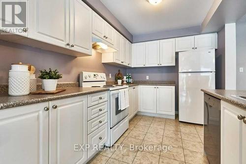 Unit #8 - 460 Woodmount Drive, Oshawa, ON - Indoor Photo Showing Kitchen