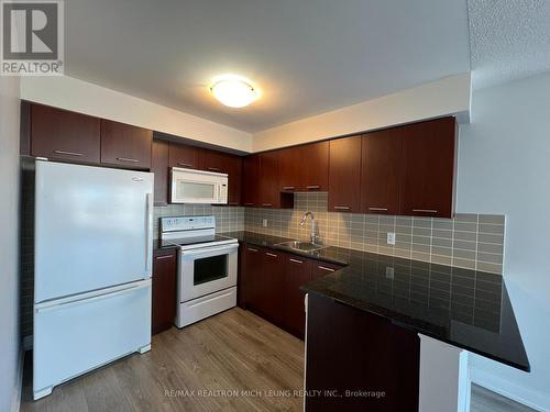 1109 - 125 Village Green Square, Toronto, ON - Indoor Photo Showing Kitchen