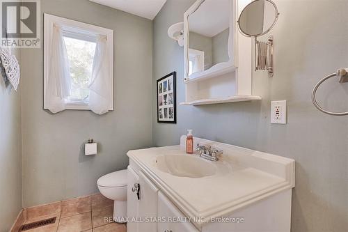 195 Phyllis Avenue, Toronto, ON - Indoor Photo Showing Bathroom