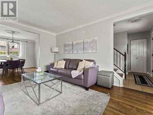 12169 St. Thomas, Tecumseh, ON - Indoor Photo Showing Living Room