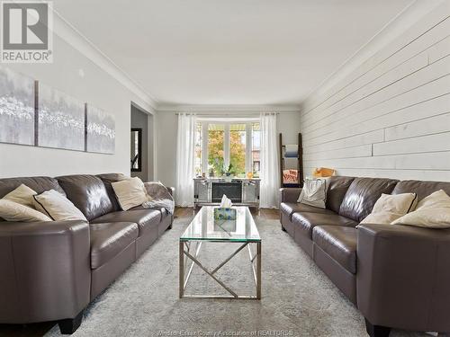 12169 St. Thomas, Tecumseh, ON - Indoor Photo Showing Living Room