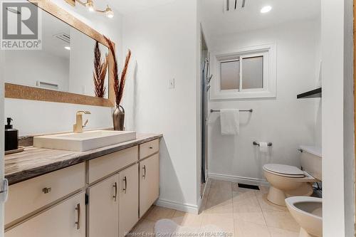 12732 Clarice Avenue, Tecumseh, ON - Indoor Photo Showing Bathroom