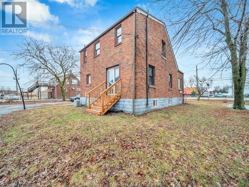 6424 Tecumseh, Windsor, ON - Outdoor