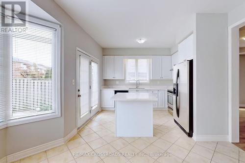 60 Ken Laushway Avenue, Whitchurch-Stouffville, ON - Indoor Photo Showing Kitchen