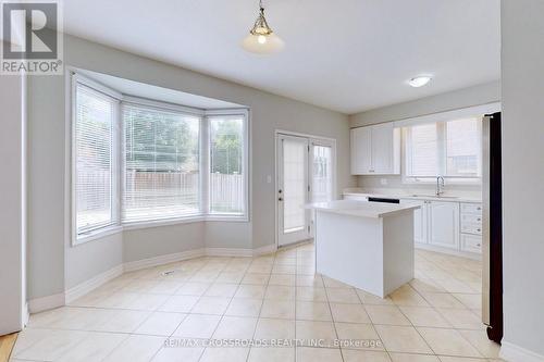 60 Ken Laushway Avenue, Whitchurch-Stouffville, ON - Indoor Photo Showing Kitchen