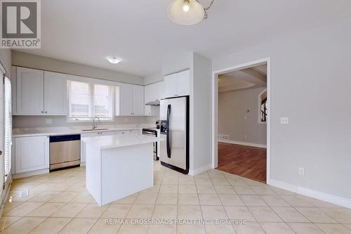 60 Ken Laushway Avenue, Whitchurch-Stouffville, ON - Indoor Photo Showing Kitchen