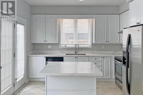 60 Ken Laushway Avenue, Whitchurch-Stouffville, ON - Indoor Photo Showing Kitchen