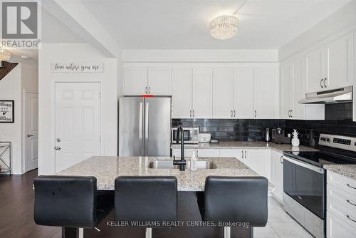 1001 Barton Way, Innisfil, ON - Indoor Photo Showing Kitchen With Upgraded Kitchen