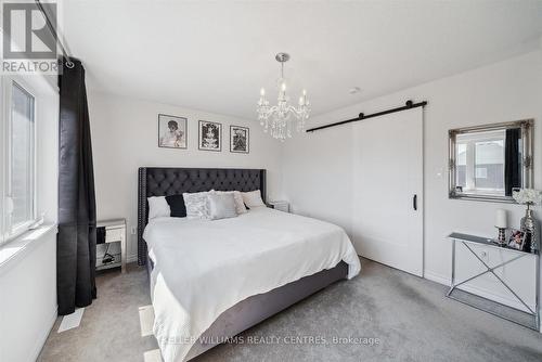 1001 Barton Way, Innisfil, ON - Indoor Photo Showing Bedroom