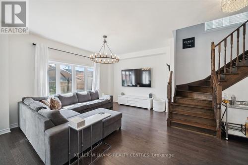 1001 Barton Way, Innisfil, ON - Indoor Photo Showing Living Room