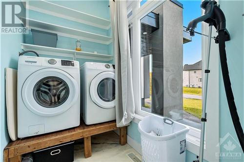 635 Ballycastle Crescent, Ottawa, ON - Indoor Photo Showing Laundry Room