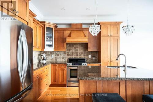 416 Terry Carter Crescent, Newmarket, ON - Indoor Photo Showing Kitchen With Double Sink