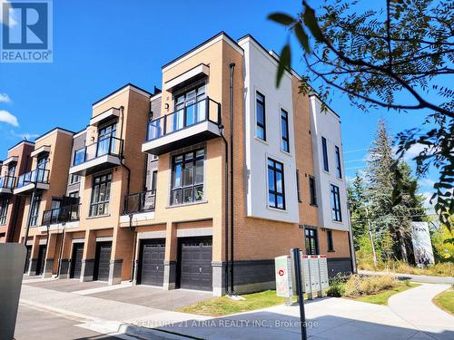 3 - 1 Bond Crescent, Richmond Hill, ON - Outdoor With Balcony With Facade