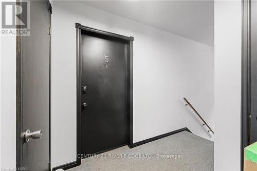 65 Queen Street, North Dundas, ON - Indoor Photo Showing Other Room