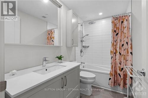 216 - 60 Springhusrt Avenue, Ottawa, ON - Indoor Photo Showing Bathroom