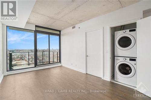 1805 - 203 Catherine Street, Ottawa, ON - Indoor Photo Showing Laundry Room