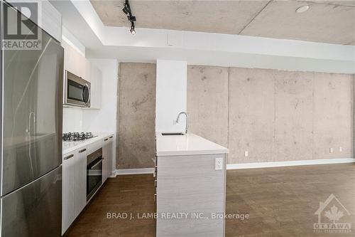 1805 - 203 Catherine Street, Ottawa, ON - Indoor Photo Showing Kitchen