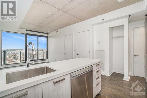 203 Catherine Street Unit#1805, Ottawa, ON - Indoor Photo Showing Kitchen