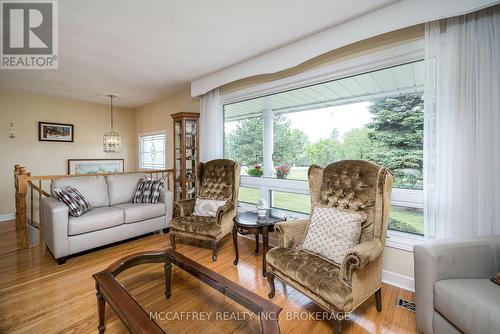 2118 County Road 9, Greater Napanee, ON - Indoor Photo Showing Living Room