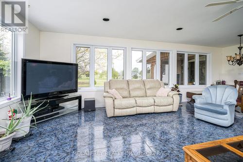 2118 County Road 9, Greater Napanee, ON - Indoor Photo Showing Living Room