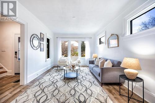 295 Athol Street E, Oshawa (Central), ON - Indoor Photo Showing Living Room